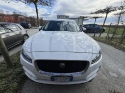 Jaguar F-Pace 2.0d i4 Prestige Awd