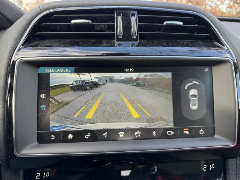 Jaguar F-Pace 2.0d i4 Prestige Awd